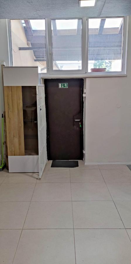 Krasny Priestranny Slnecny Apartman V Centre Mesta Trenčín Eksteriør bilde